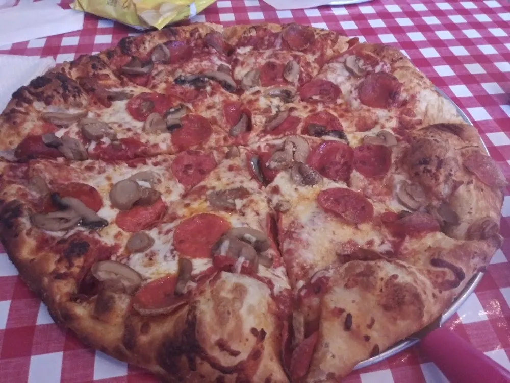 Pepperoni & Mushroom Pizza